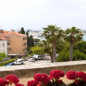 Butterfly With Sea View Apartment