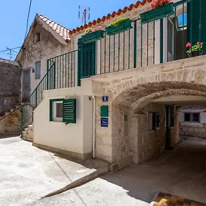 Gorki Apartment