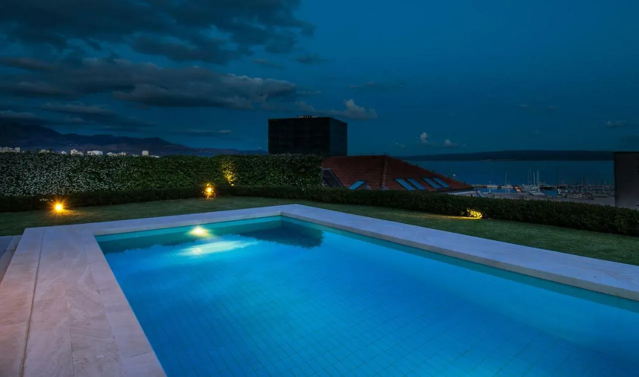 The Whitestone Split 0*,  Croatia